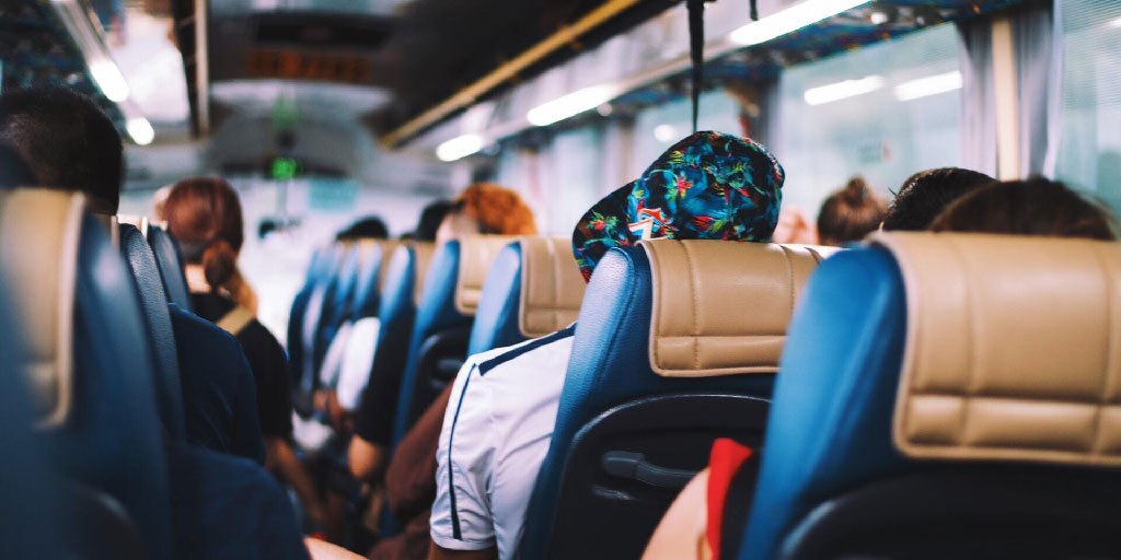 Långa bussresor under semestern - tips på hur du fördriver tiden