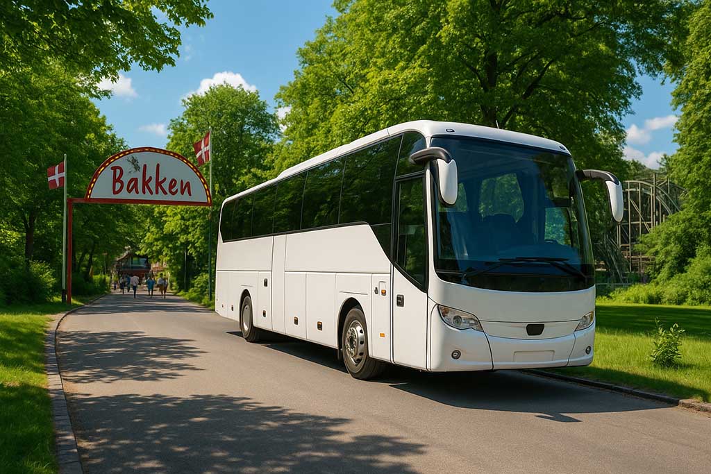Turistbuss som står parkerad vid Bakken
